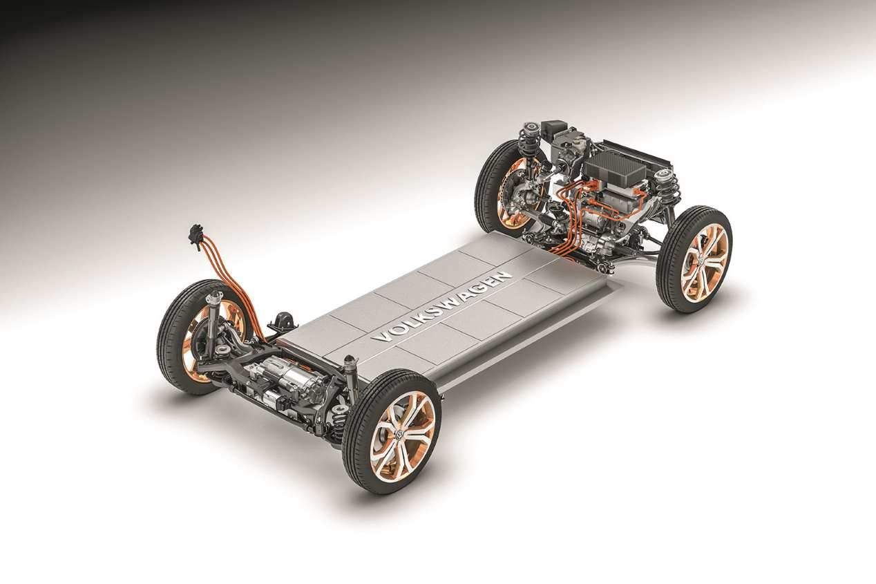 VW Golf 8 vs VW ID.3: ¿qué compacto será mejor, el convencional o el eléctrico? 