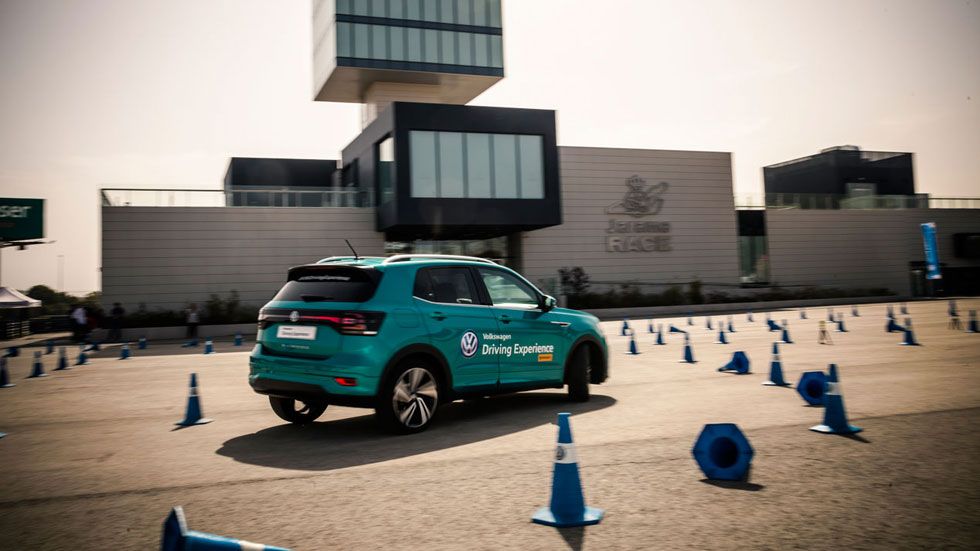 Volkswagen Driving Experience: deportividad en circuito, seguridad en la carretera