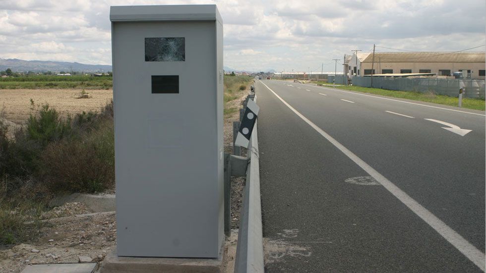 Radares escondidos de la DGT: más de 11 millones de euros y sin usarse durante años 