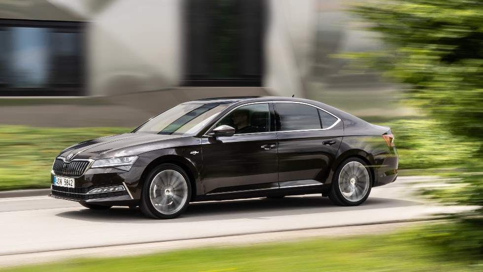 Skoda Superb 2019: prueba y precios de una berlina más tecnológica