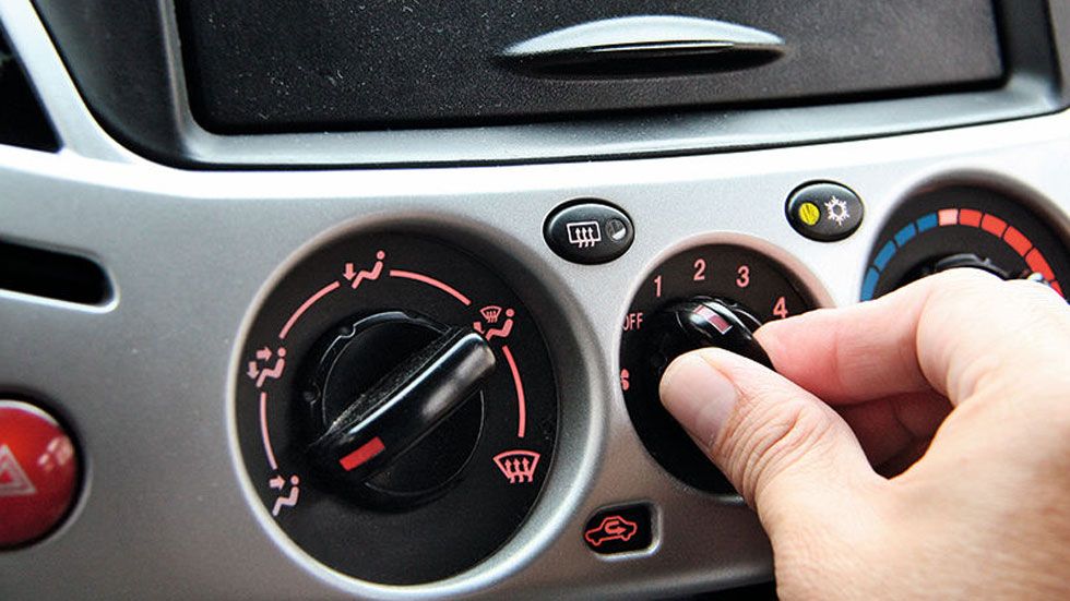 Los trucos definitivos para ahorrar gasolina usando el aire acondicionado 