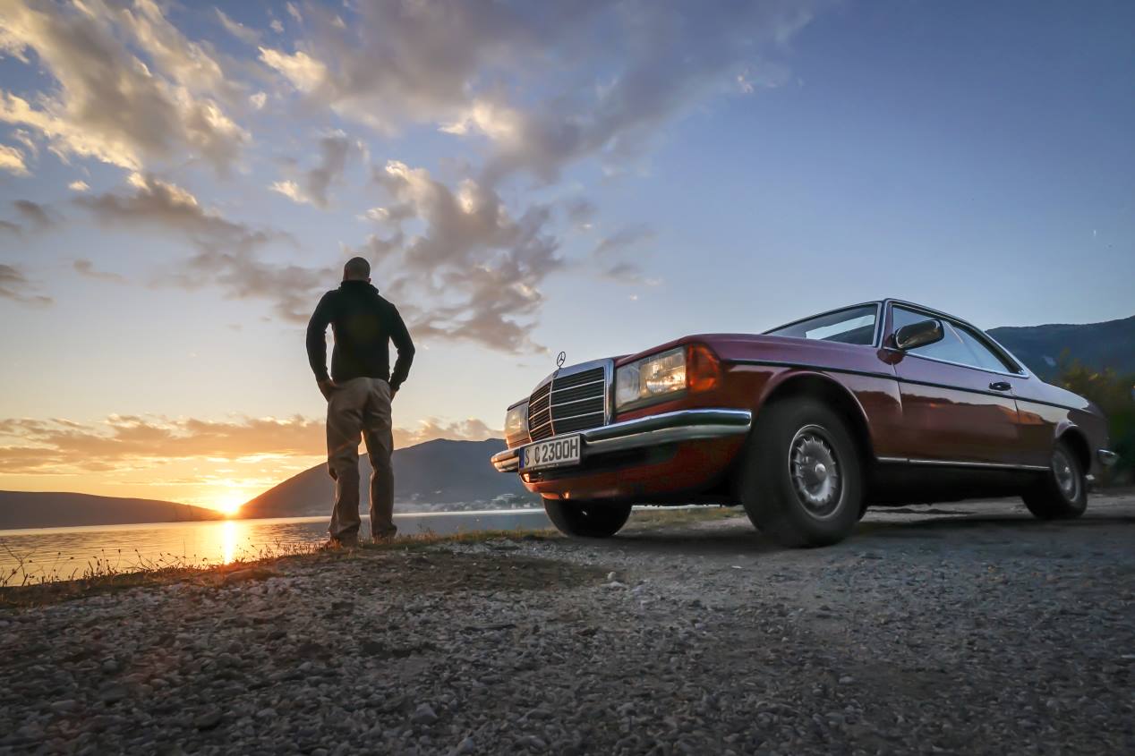 En ruta por Albania con un Mercedes W 123 Coupé