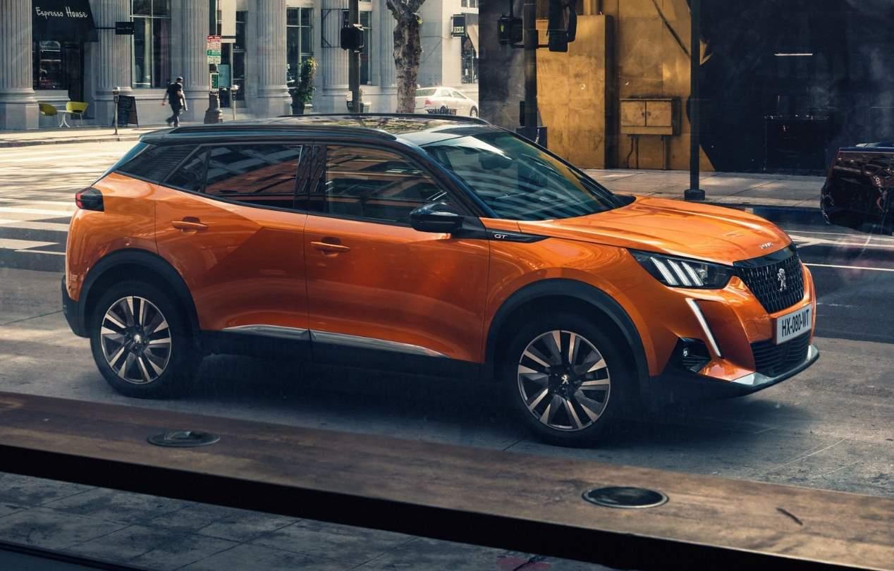 Peugeot 2008 vs Renault Captur: los dos SUV que llegan 