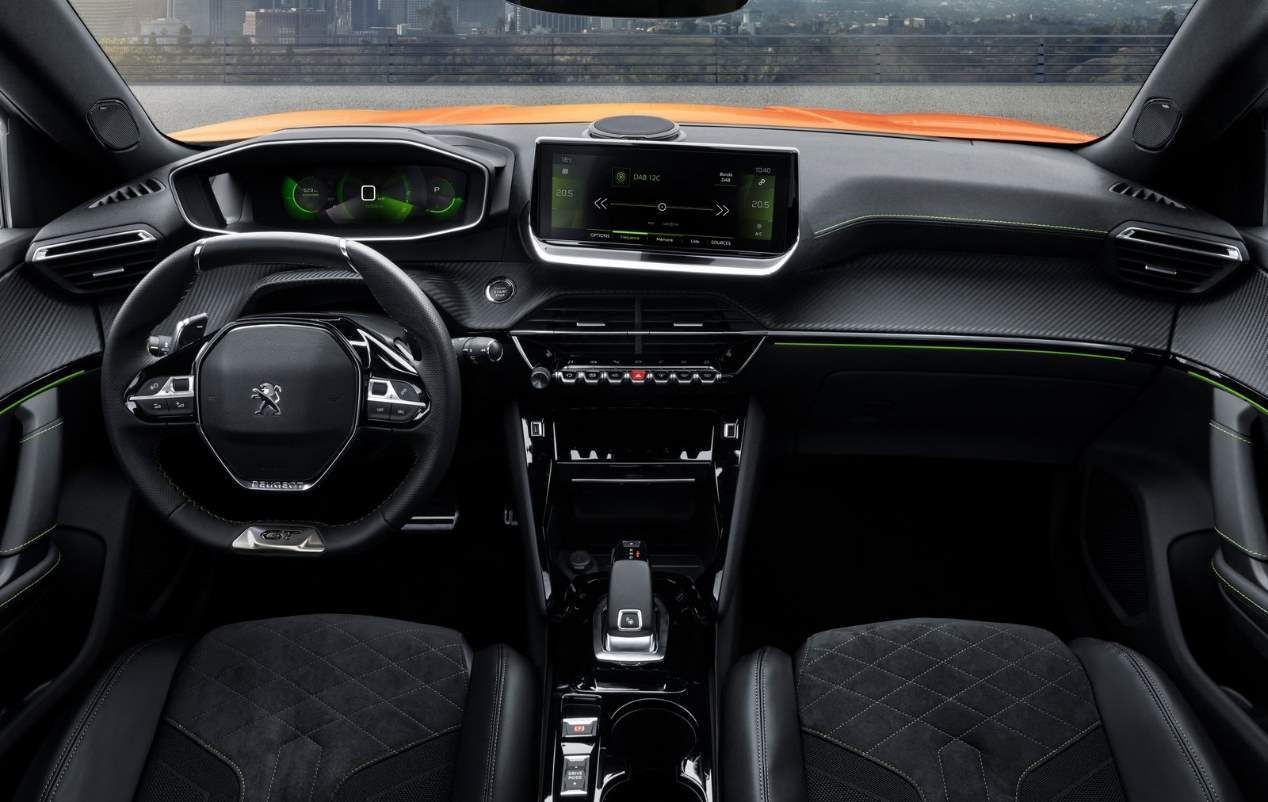 Peugeot 2008 vs Renault Captur: los dos SUV que llegan 