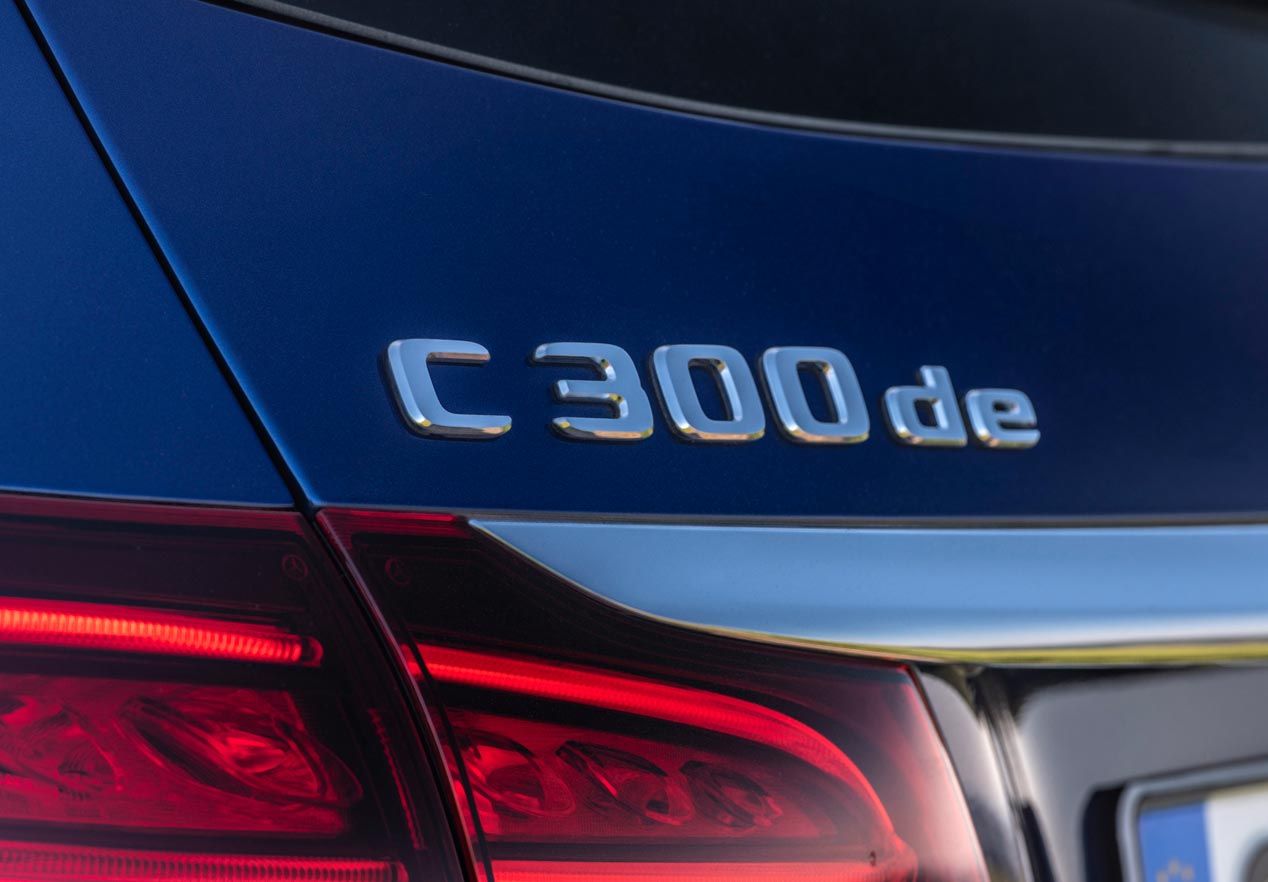 Mercedes C 300 de y C 300 EQ Boost, ya a la venta