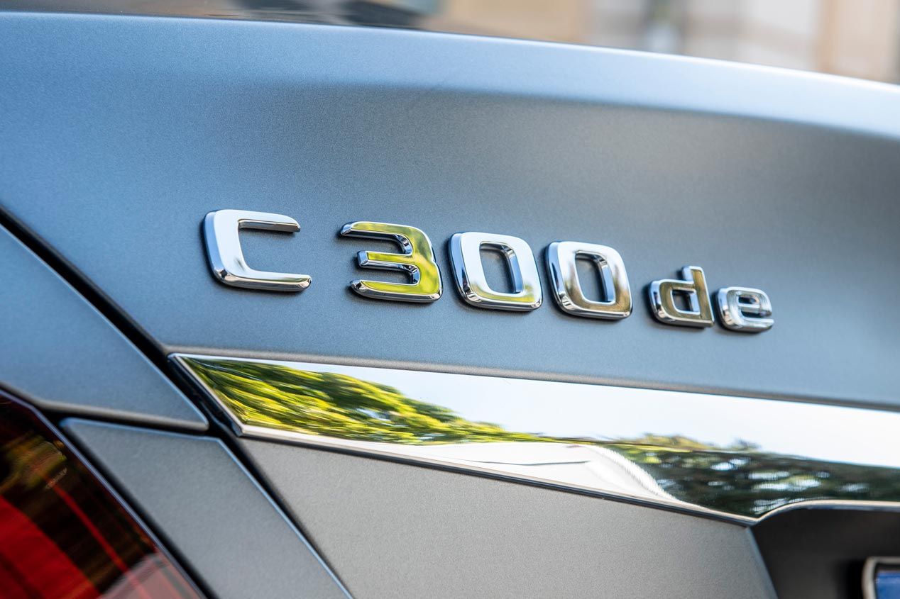 Mercedes C 300 de y C 300 EQ Boost, ya a la venta