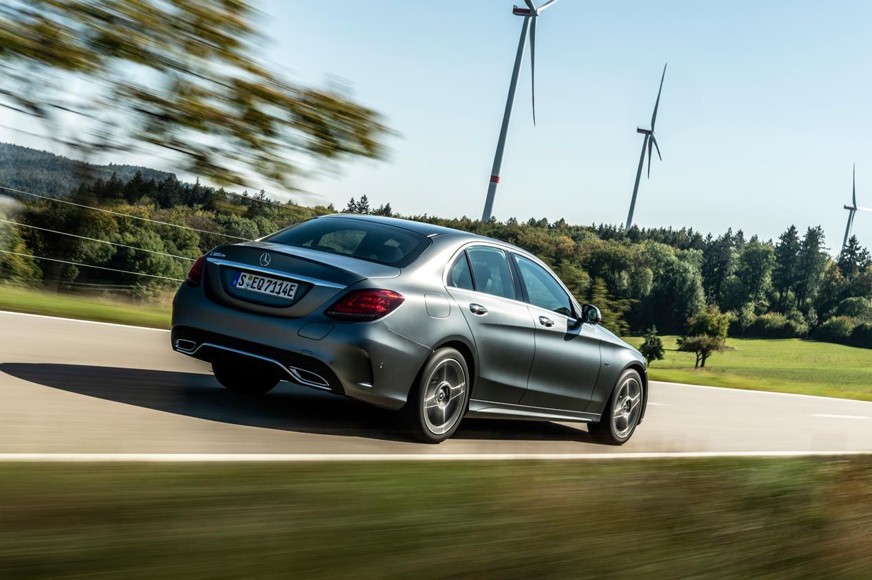 Mercedes C 300 de y C 300 EQ Boost, ya a la venta