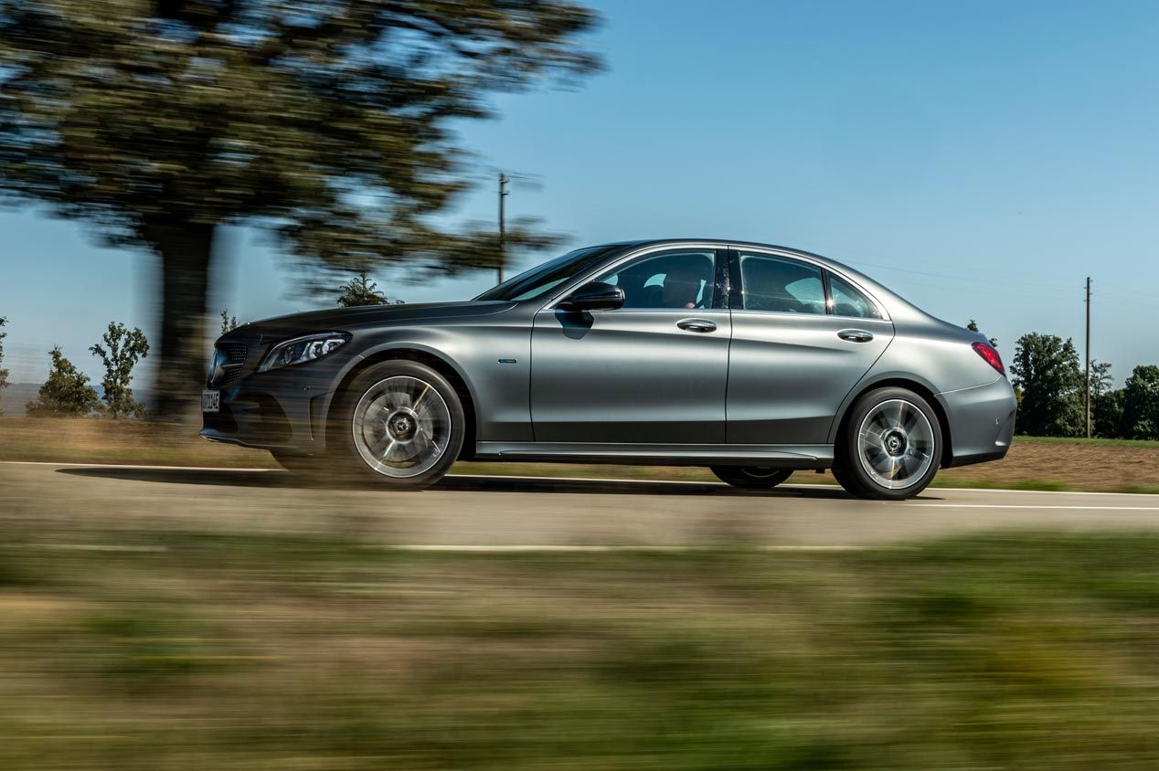 Mercedes C 300 de y C 300 EQ Boost, ya a la venta