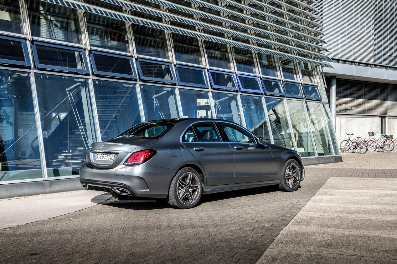 Mercedes C 300 de y C 300 EQ Boost, ya a la venta