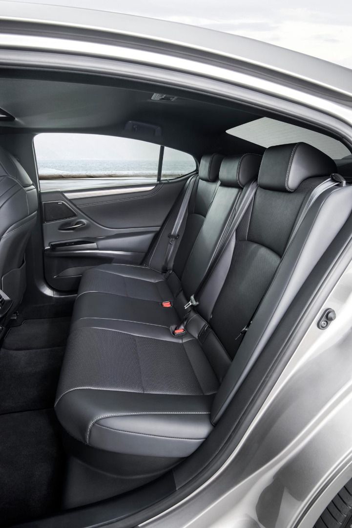 Lexus ES 300h F-Sport