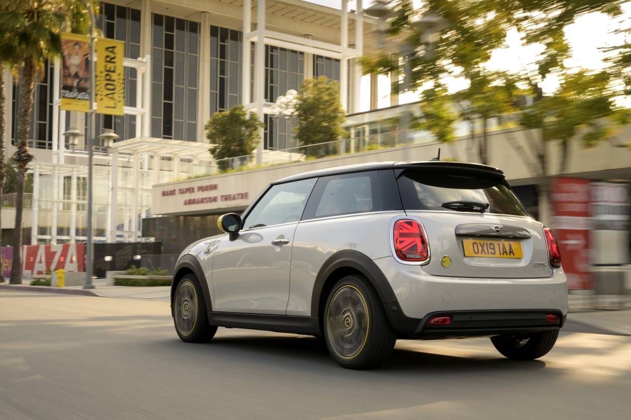 El Mini Cooper SE eléctrico ya tiene precio para España