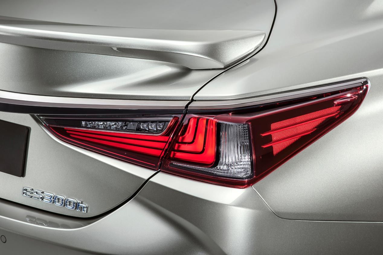 Lexus ES 300h F-Sport