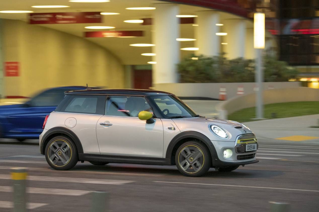 El Mini Cooper SE eléctrico ya tiene precio para España