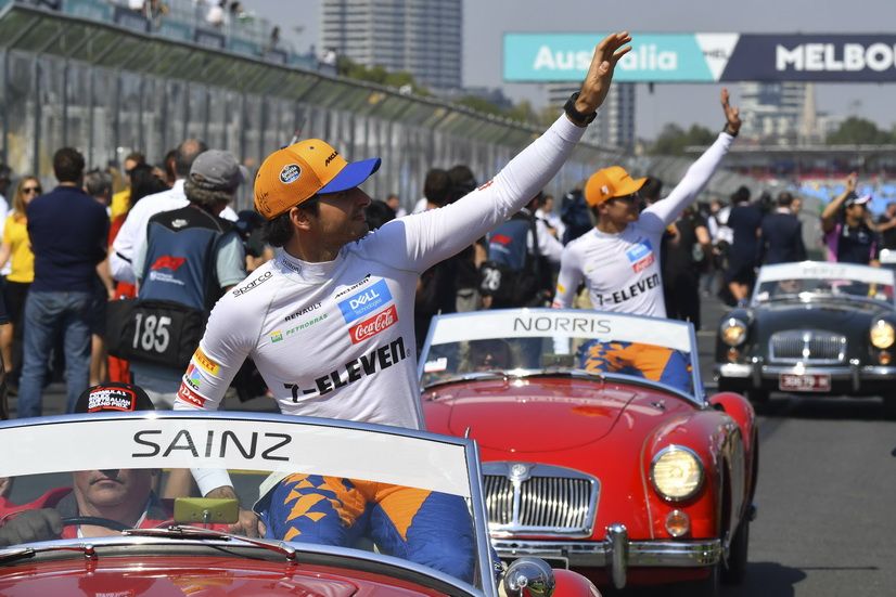 Carlos Sainz en la "drivers parade" del pasado GP de Australia