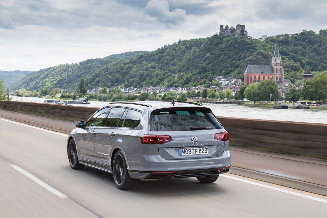 Toyota Camry 2019 vs VW Passat: así son las nuevas berlinas