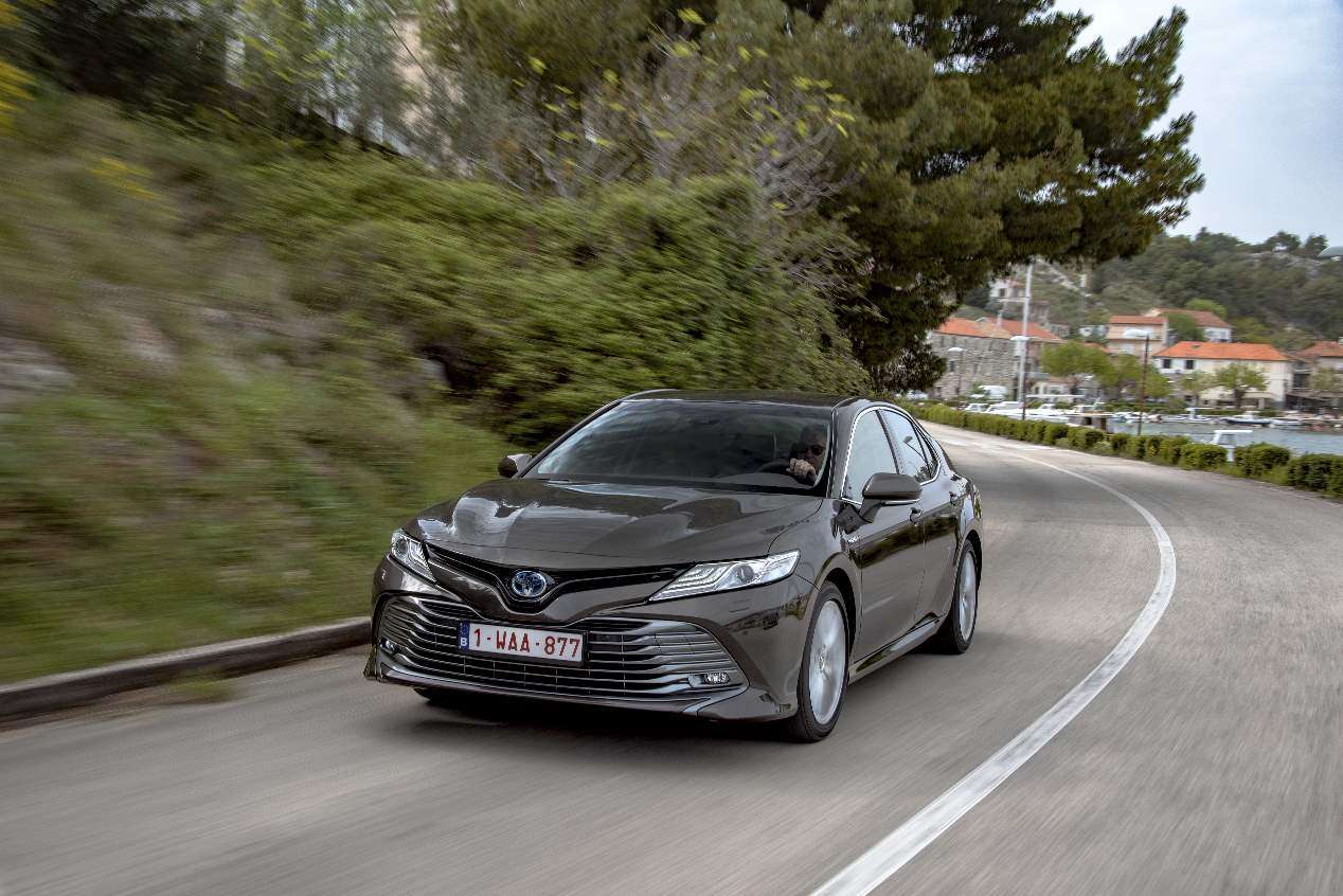 Toyota Camry 2019 vs VW Passat: así son las nuevas berlinas
