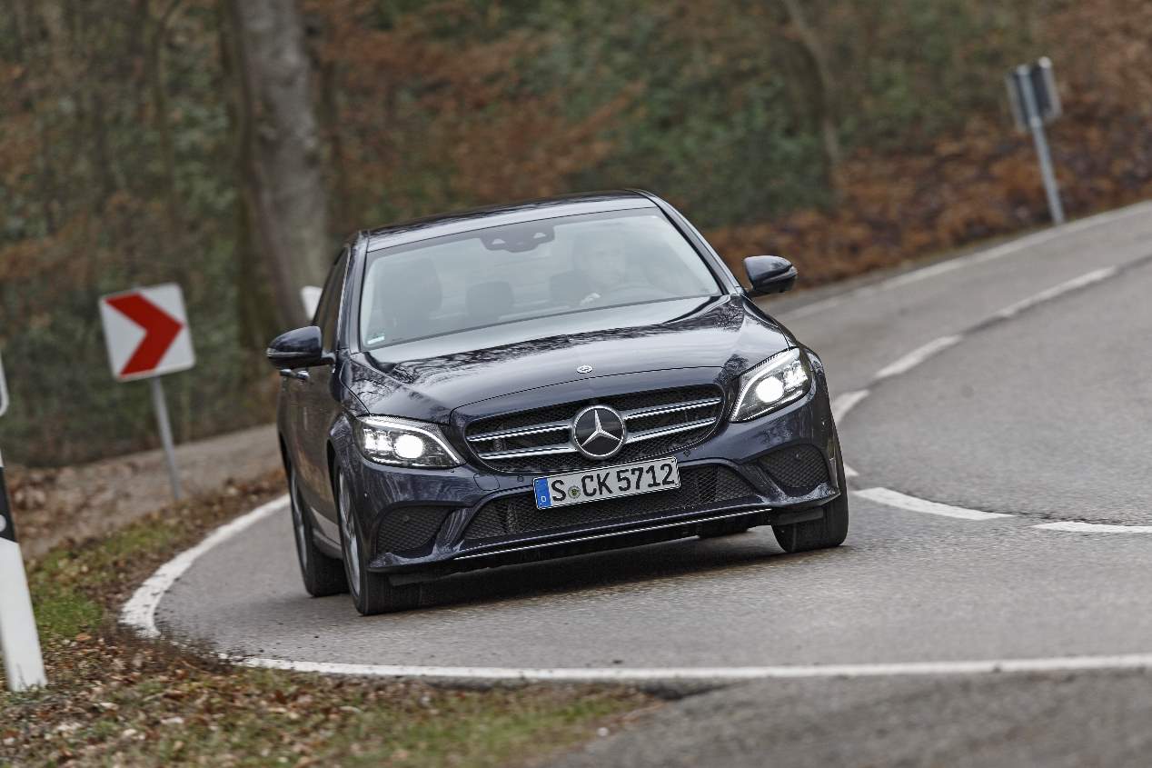 Comparativa de berlinas diésel: BMW 320d vs Mercedes C 220 d