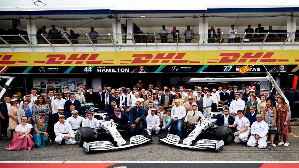 La escudería Mercedes al completo