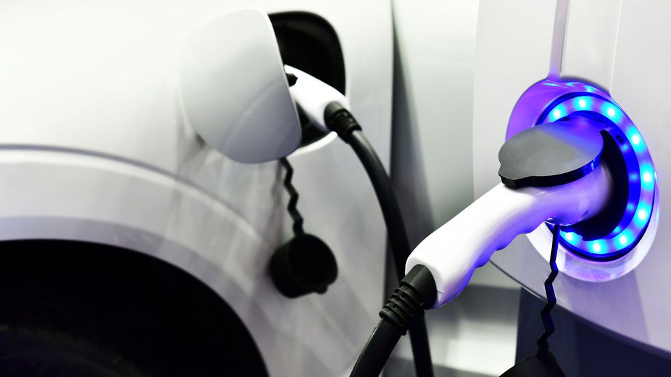 ¿Quieres comprarte un coche eléctrico? Éstas son todas las ayudas a la compra