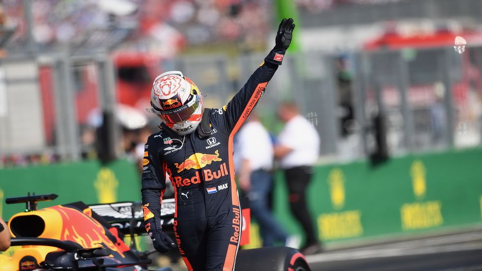 Verstappen, feliz, tras conseguir su primera pole position