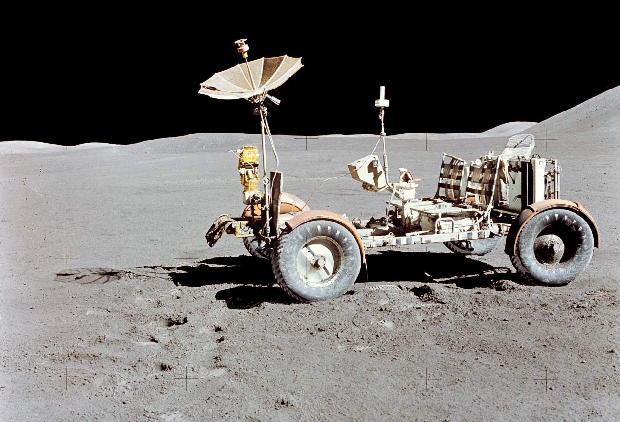 Los coches para surcar el espacio de ayer y de hoy