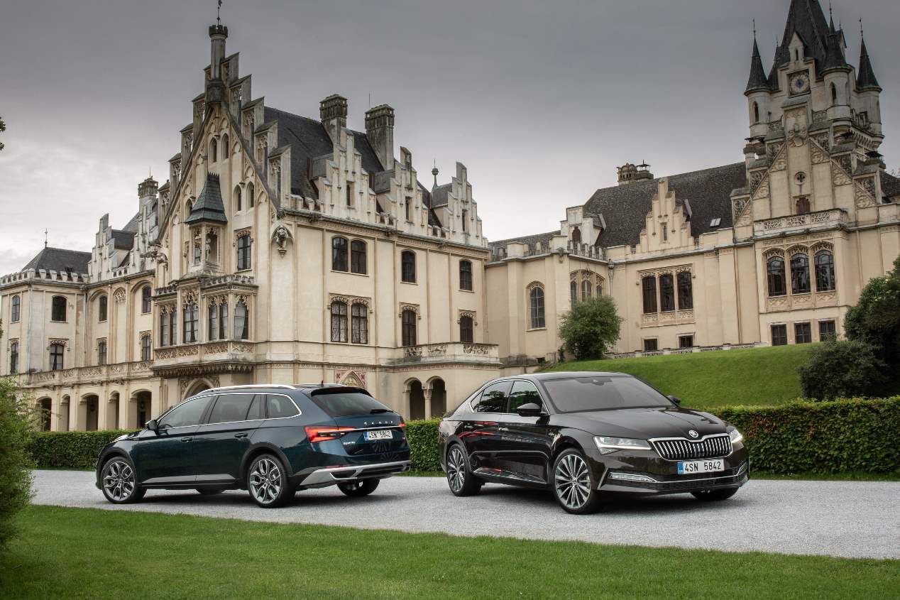 Skoda Superb 2019 vs Opel Insignia 2020, el nuevo gran duelo de berlinas