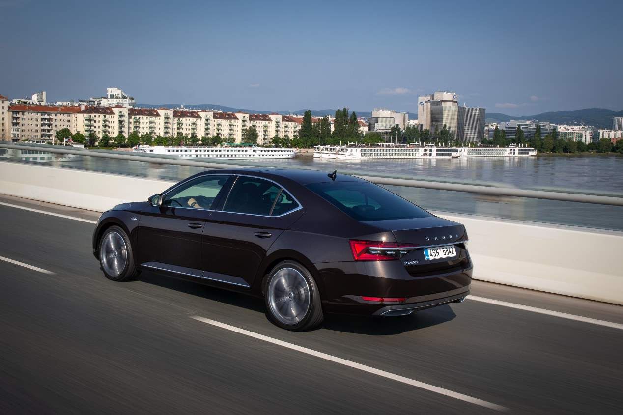 Skoda Superb 2019 vs Opel Insignia 2020, el nuevo gran duelo de berlinas