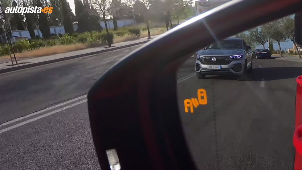 VÍDEO: así funciona el sistema de ángulo muerto del coche