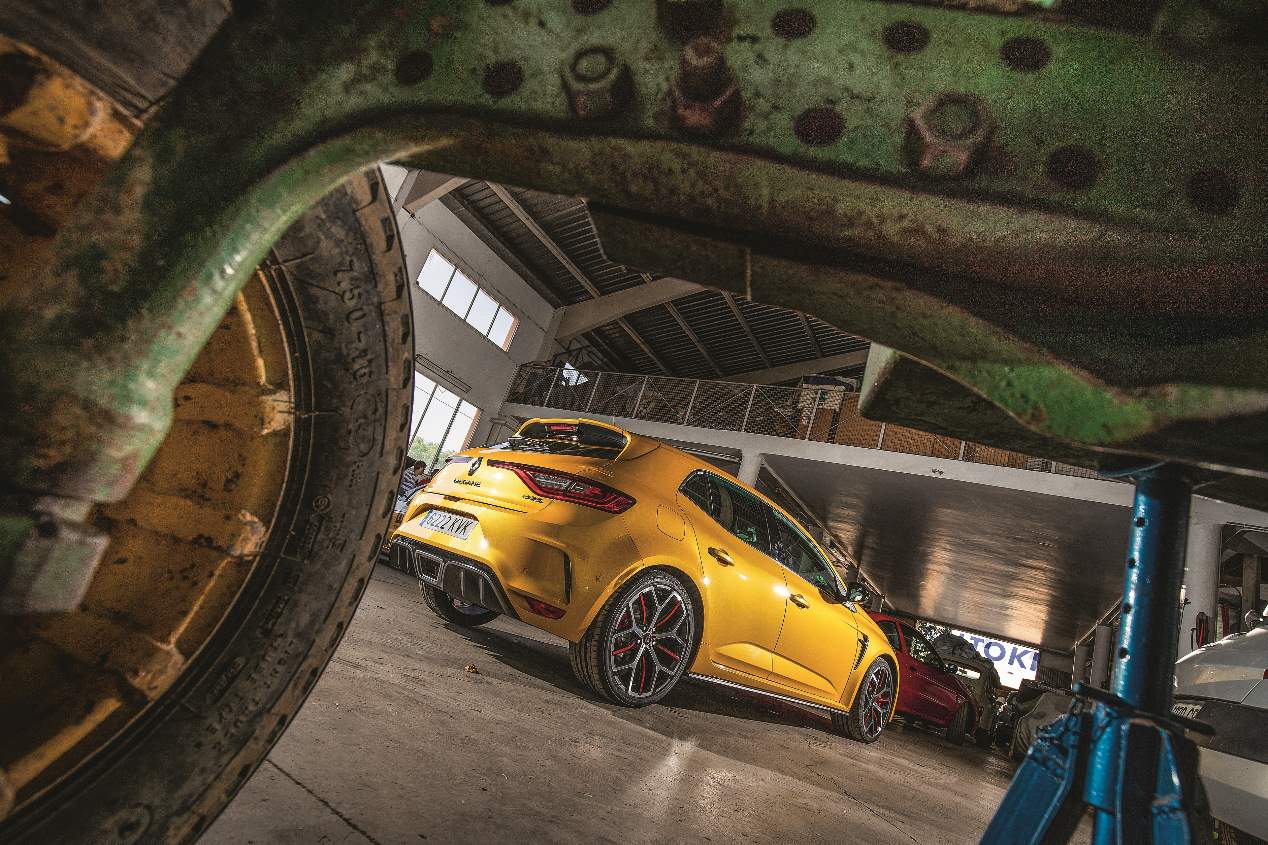 Renault Mégane R.S. Trophy, a prueba uno de los mejores compactos deportivos