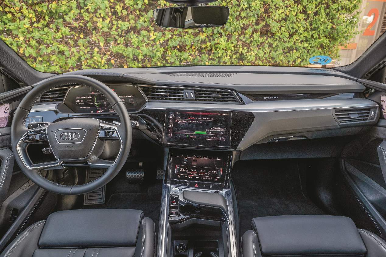 Comparativa SUV: Audi e-tron vs Jaguar i-Pace