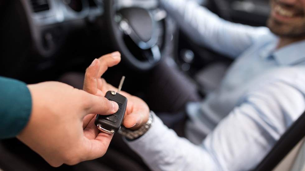 Alquiler del coche entre particulares: cómo funciona y todas las preguntas y respuestas