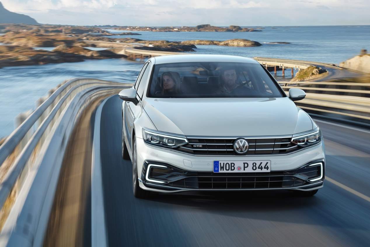 El VW Passat híbrido enchufable, ya a la venta en Europa en su gama 2019