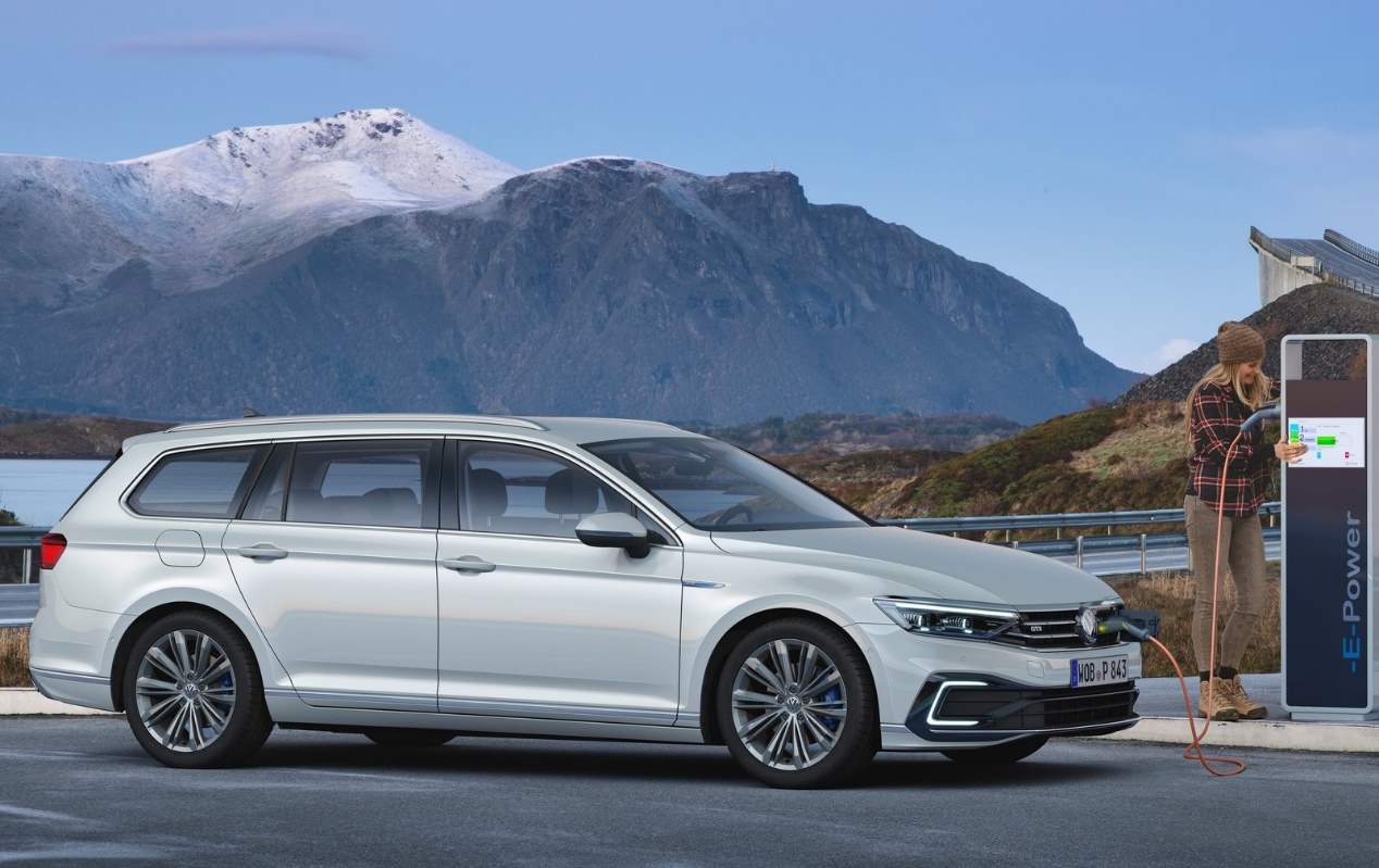 El VW Passat híbrido enchufable, ya a la venta en Europa en su gama 2019