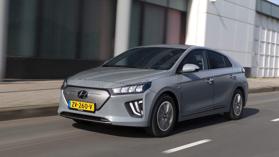 Hyundai Ioniq EV 2020: la berlina eléctrica se renueva