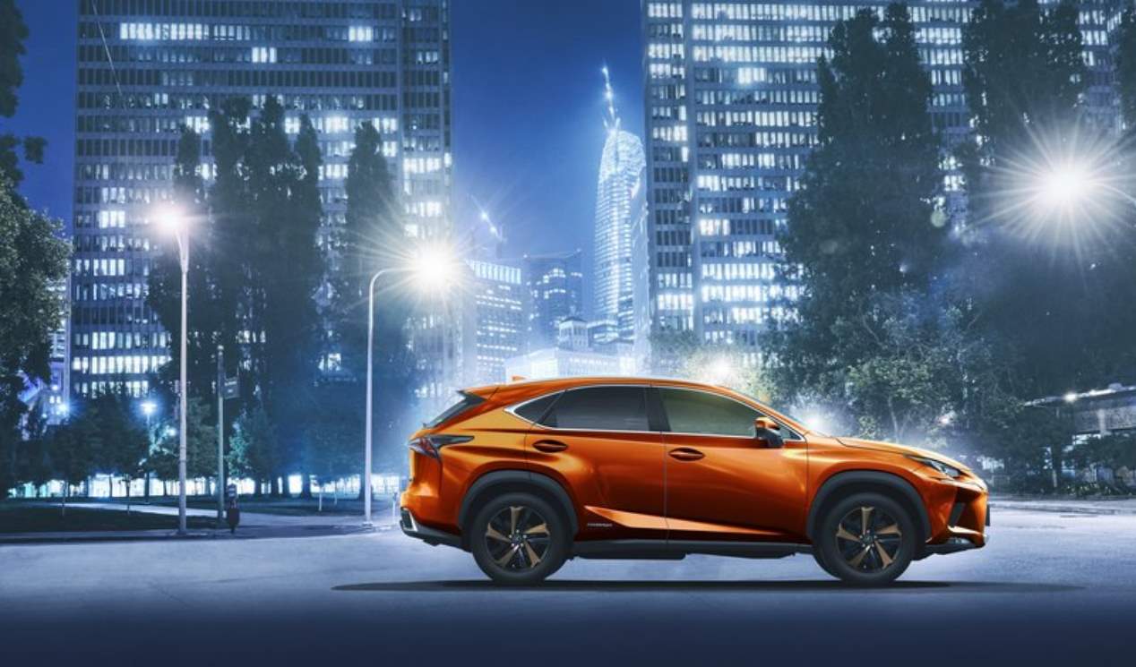 El Lexus NX 300h, ahora a la venta en color Naranja Carnelian