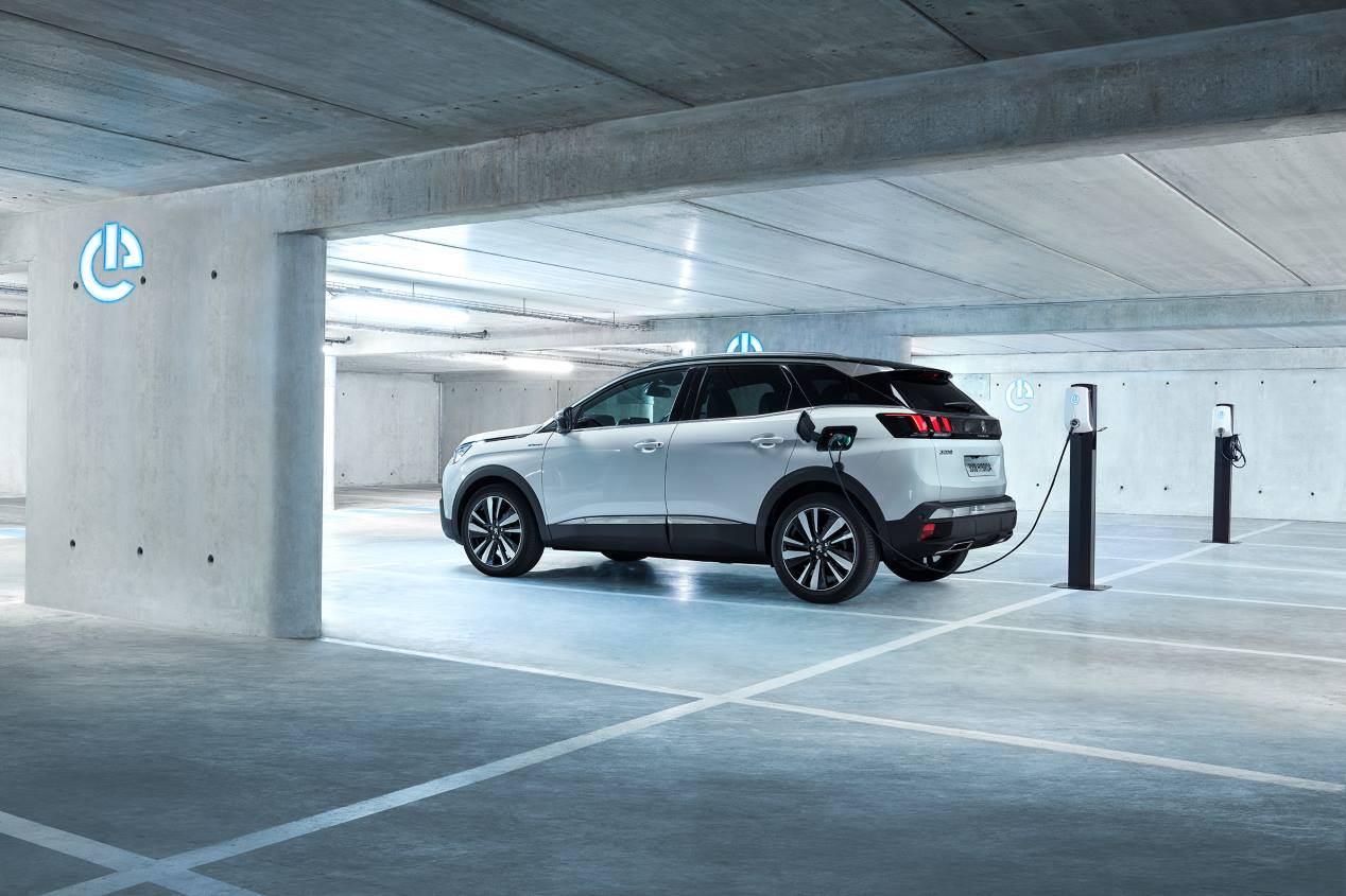 Peugeot 3008 GT Hybrid4: así es el nuevo SUV híbrido enchufable