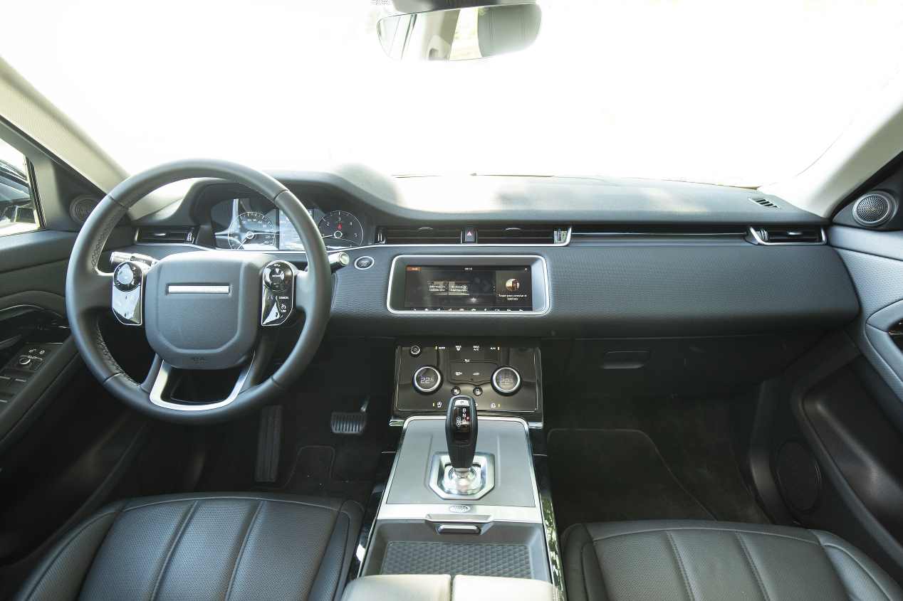 Comparativa: Range Rover Evoque D180 AWD vs Volvo XC40 D4 AWD