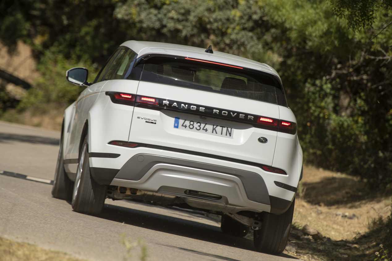 Comparativa: Range Rover Evoque D180 AWD vs Volvo XC40 D4 AWD