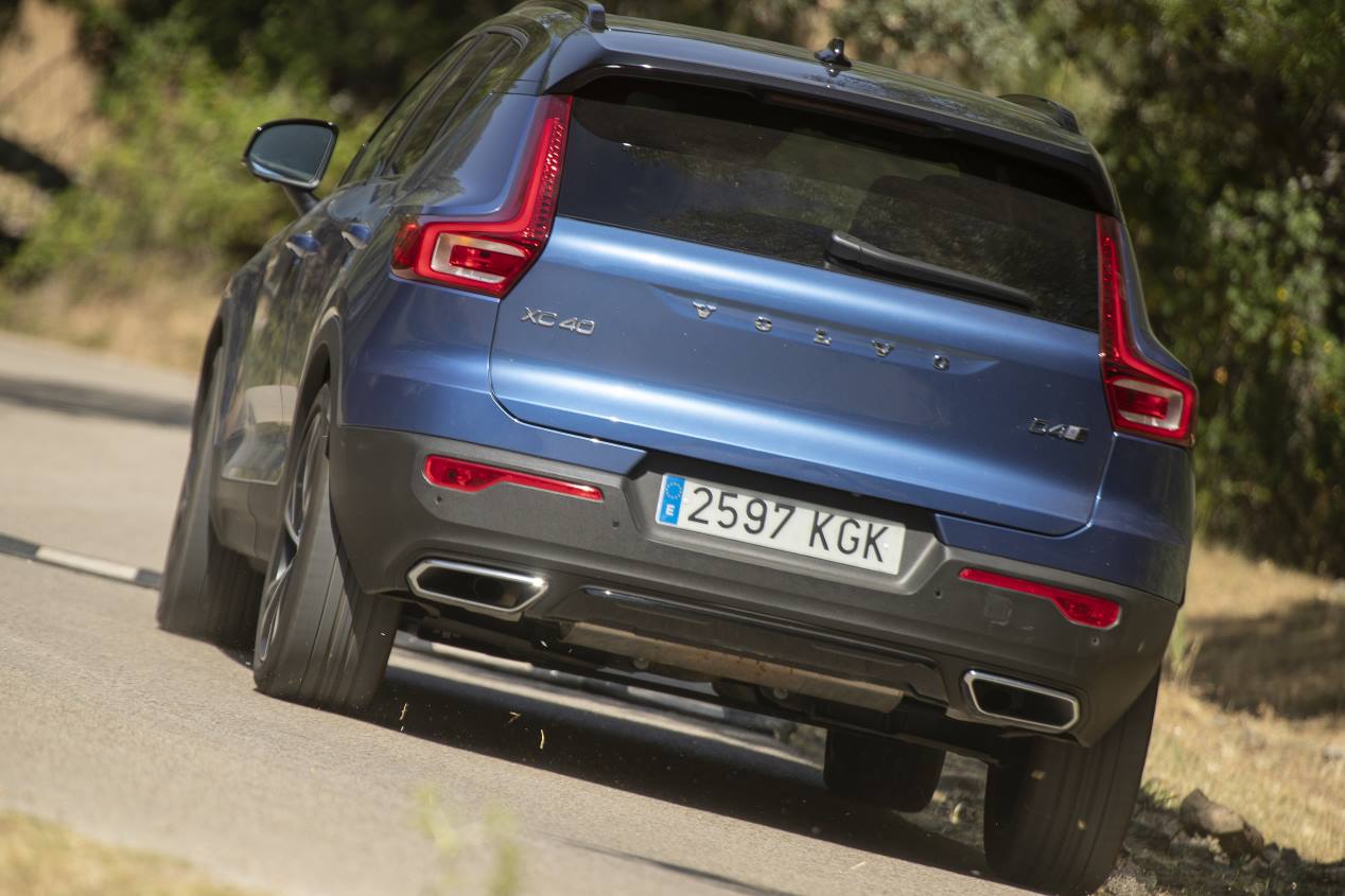 Comparativa: Range Rover Evoque D180 AWD vs Volvo XC40 D4 AWD