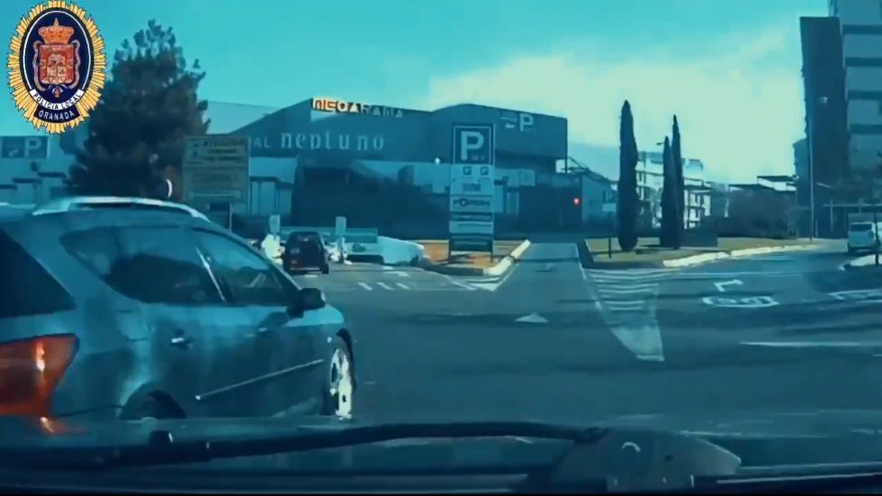 Multa de 200 euros si circulas así en las rotondas: la Policía te avisa