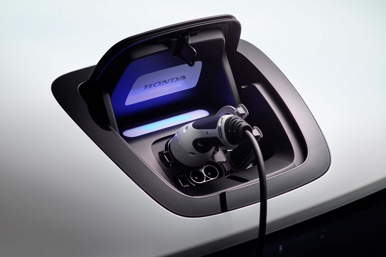 Honda e, el eléctrico urbano de Honda, desde 34.800 euros 