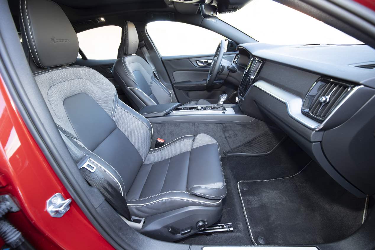 Comparativa: BMW 330i vs Volvo S60 T5