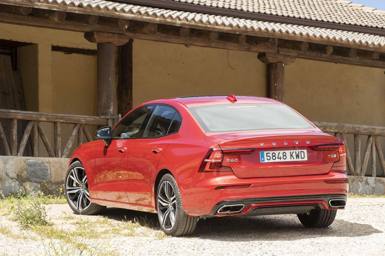 Comparativa: BMW 330i vs Volvo S60 T5