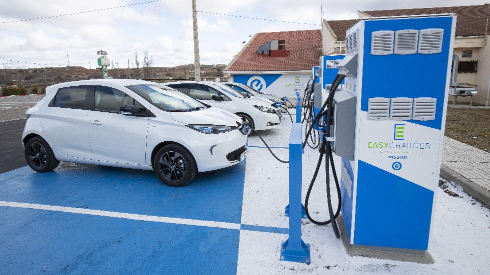 ¿Cuántos puntos de carga públicos para coches eléctricos hay en España?