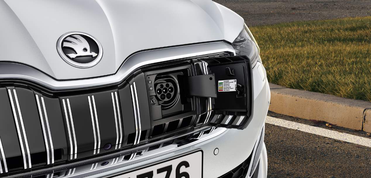 El Skoda Superb iV híbrido enchufable, casi a punto