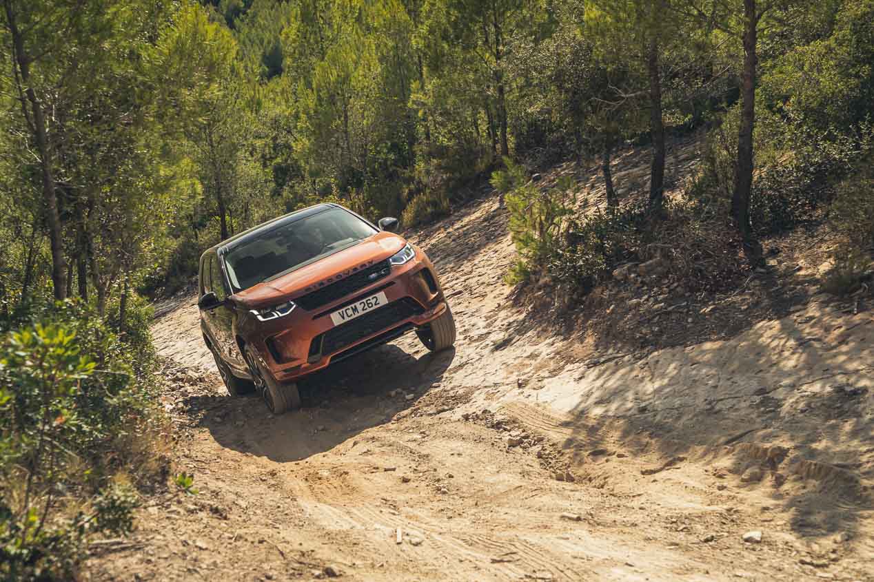 Así y es y así va la nueva generación Land Rover Discovery Sport 