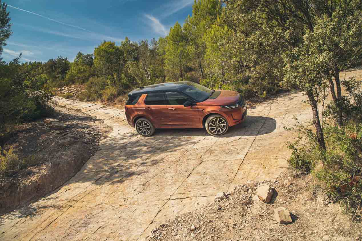 Así y es y así va la nueva generación Land Rover Discovery Sport 