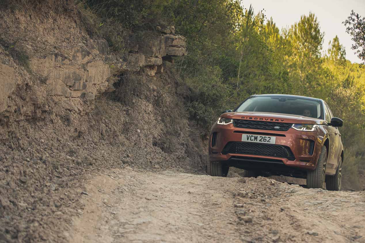 Así y es y así va la nueva generación Land Rover Discovery Sport 