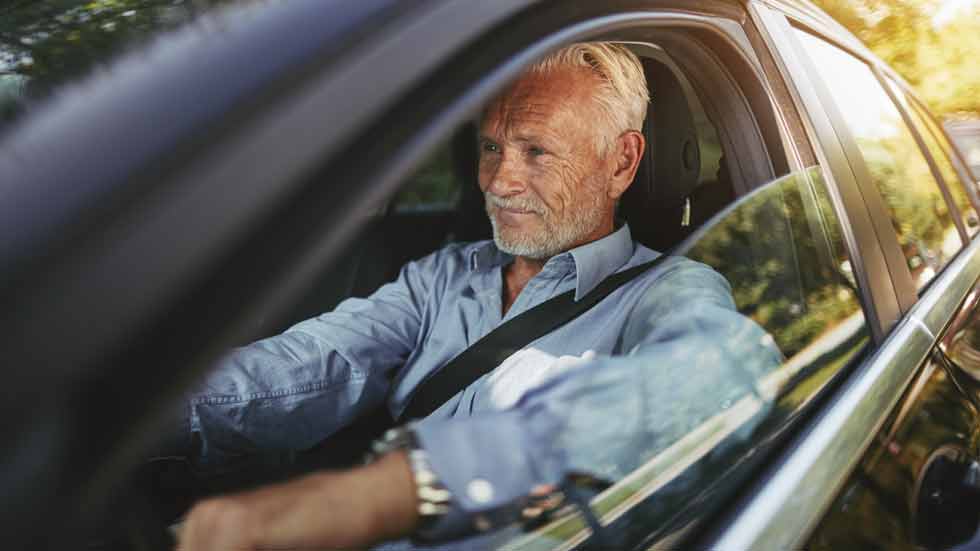 Conductores mayores, menos accidentes de tráfico pero más veces culpables 