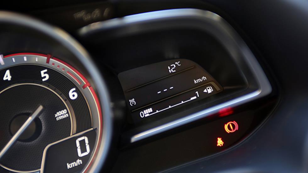 Los malos hábitos que cometemos casi todos y que pueden averiar tu coche